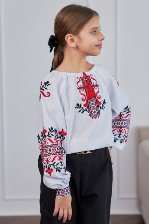Вышиванка для девочки «Розовый цвет»