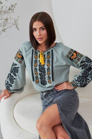 Женская вышитая рубашка «Розы» полынь, льняная, длинный рукав