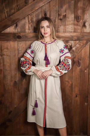 Женская вышитая блуза «Руна» (бежевая) длинный рукав