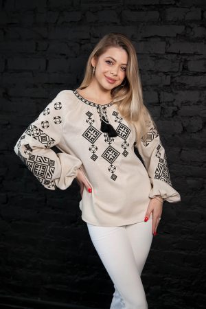 Женская вышитая блуза «Руна» (бежевая) длинный рукав