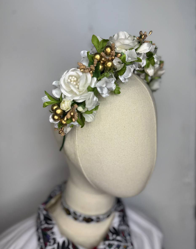 Украинский белый венок ручной работы Украинский белый венок ручной работы