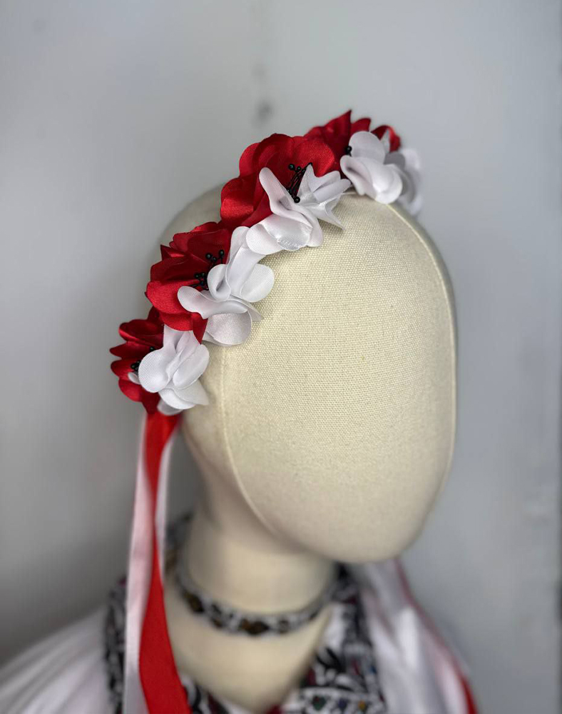 Украинский красно-белый венок с лентами ручной работы Украинский красно-белый венок с лентами ручной работы