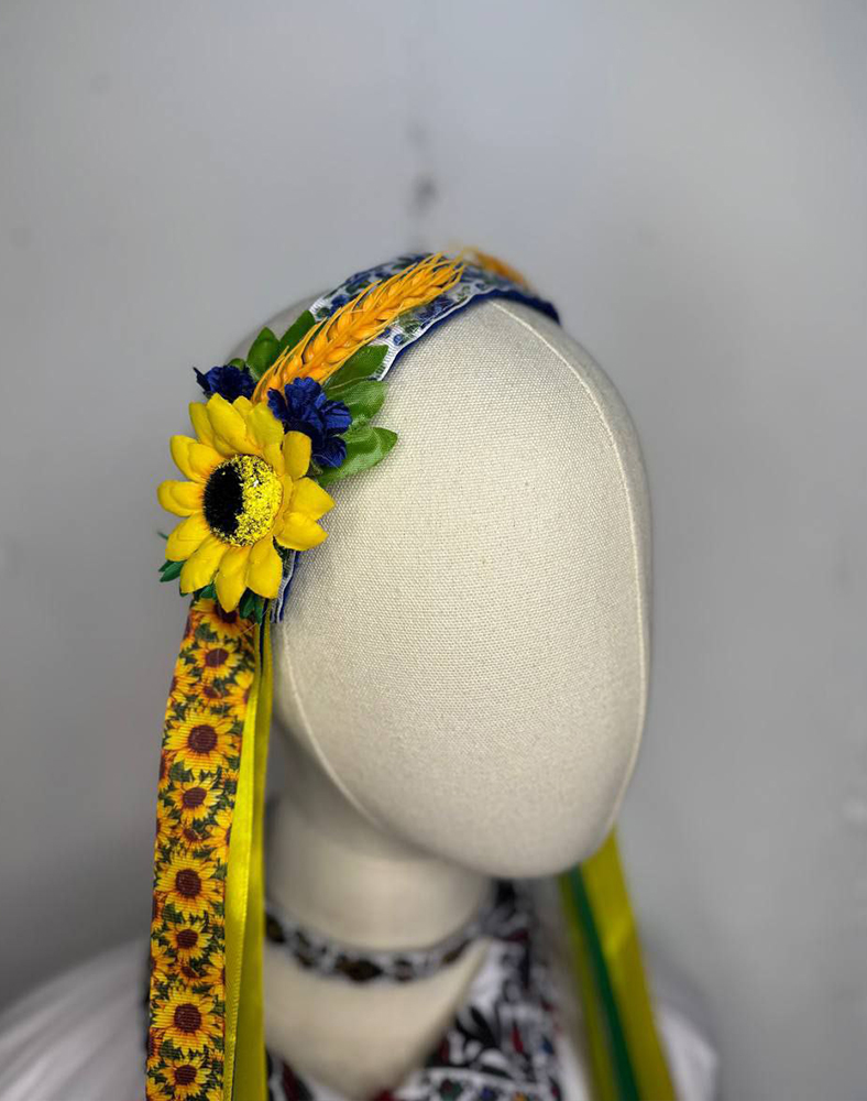 Украинский венок с лентами ручной работы Украинский венок с лентами ручной работы