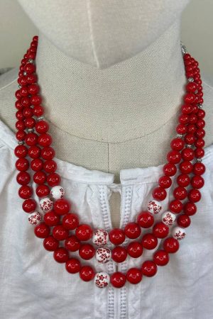 Коралове трирядне червоне намисто — ручна робота Коралове трирядне червоне намисто — ручна робота