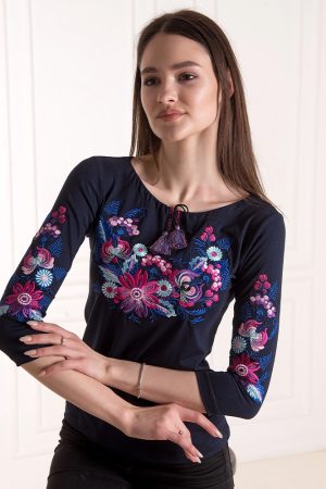 Футболка вишиванка жіноча «Петриківка плюс» трикотаж синя з фіолетовим, рукав 3/4 Футболка вишиванка жіноча «Петриківка плюс» трикотаж синя з фіолетовим, рукав 3/4