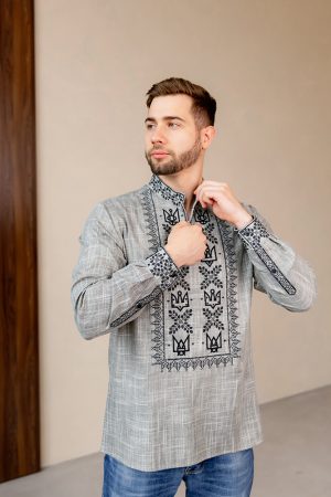 Вишиванка чоловіча «Династія» лляна сіра з чорною вишивкою, машинна гладь, довгий рукав Вишиванка чоловіча «Династія» лляна сіра з чорною вишивкою, машинна гладь, довгий рукав