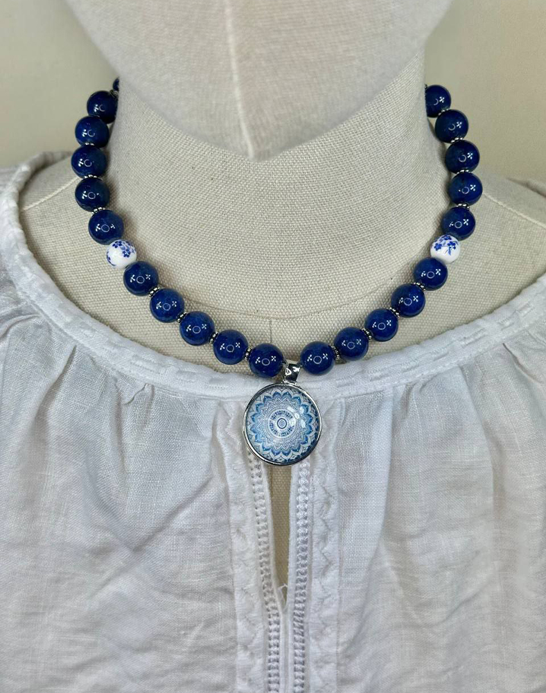 Традиционное ожерелье из натурального агата с подвеской — ручная работа Традиционное ожерелье из натурального агата с подвеской — ручная работа