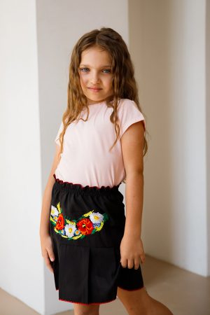 Детская юбка «Стежинка» чёрная с вышитыми маками и колосками, габардин