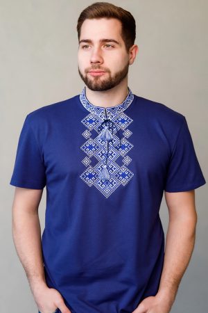 Футболка-вишиванка чоловіча «Бажан» — синя індиго з синім орнаментом, машинна вишивка хрестиком Футболка-вишиванка чоловіча «Бажан» — синя індиго з синім орнаментом, машинна вишивка хрестиком