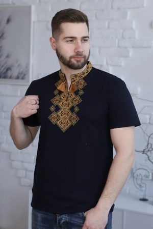 Чоловіча футболка-вишиванка «Бажан» — темно-синя з золотою вишивкою, бавовняна Чоловіча футболка-вишиванка «Бажан» — темно-синя з золотою вишивкою, бавовняна