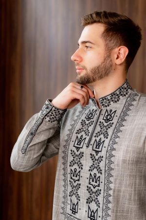 Вишиванка чоловіча «Династія» лляна сіра з чорною вишивкою, машинна гладь, довгий рукав