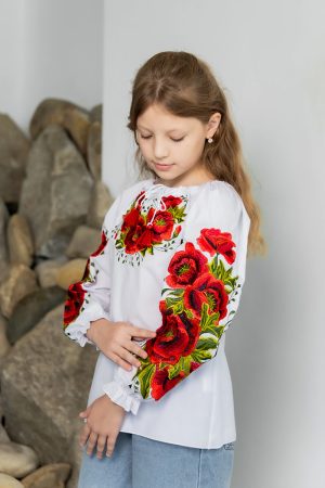 Вишиванка для дівчинки «Руженя» біла з червоною вишивкою, сорочкова тканина