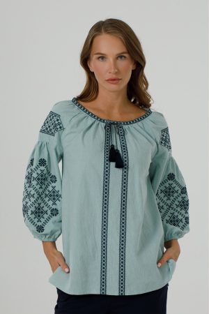 Жіноча вишиванка «Краса» — батист, м’ята Жіноча вишиванка «Краса» — батист, м’ята