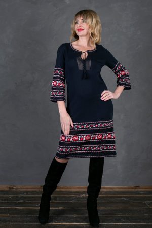 Женское трикотажное платье-вышиванка