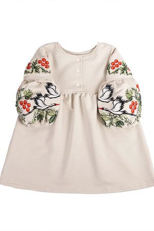 Детское платье «Аисты» с вышивкой (крем-брюле)