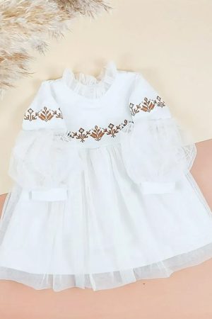 Детское платье с вышивкой и фатином “Никки” (белое) Детское платье с вышивкой и фатином “Никки” (белое)