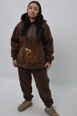 Жіночий трикотажний джемпер-вишиванка чорного або білого кольору