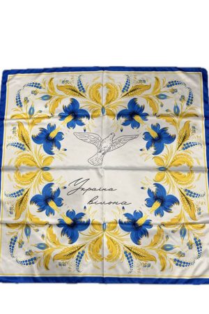 Хустка Українська патріотична зі штучного шовку з голубом та квітами “Україна вільна” Хустка Українська патріотична зі штучного шовку з голубом та квітами “Україна вільна”