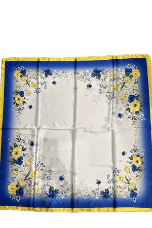 Хустка Українська патріотична зі штучного шовку з синьо-жовтими квітами по краю Хустка Українська патріотична зі штучного шовку з синьо-жовтими квітами по краю