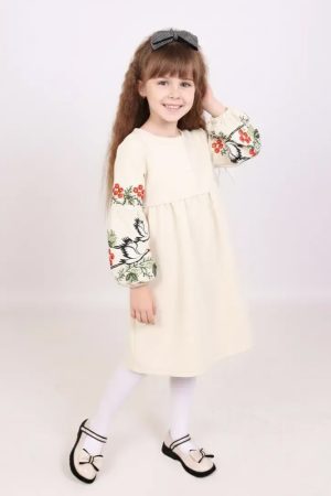 Детское платье «Аисты» с вышивкой (крем-брюле)