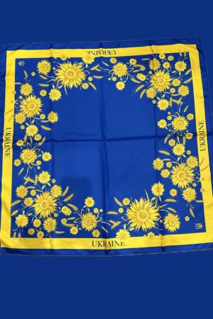 Хустка Українська патріотична зі штучного шовку з соняшниками та написом “Ukraine”