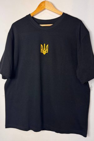 Патріотична футболка з тризубом — чорна, 100% бавовна