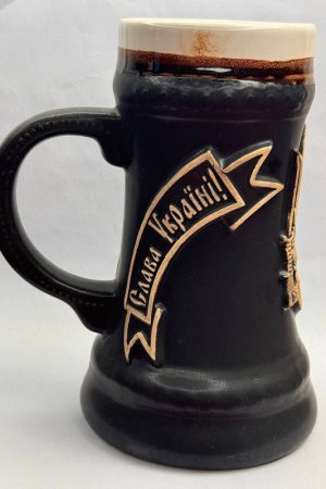 Пивний керамічний келих 0,3 л з Тризубом — глиняний келих Герб України, матовий чорний Пивний керамічний келих 0,3 л з Тризубом — глиняний келих Герб України, матовий чорний