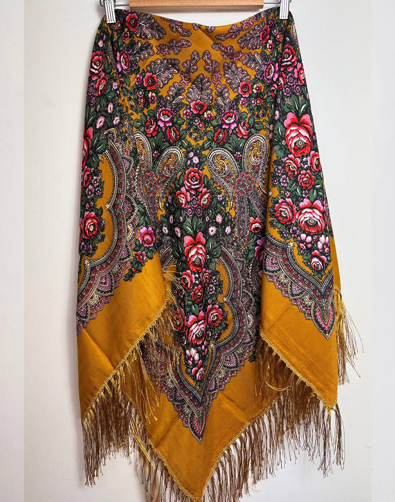 Хустка «Український сад» гірчично-чорна з бахромою, вовняна 120×120 см Хустка «Український сад» гірчично-чорна з бахромою, вовняна 120×120 см