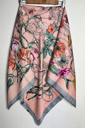 Палантин / шарф шовковий з квітковим візерунком персиковий, 100% шовк 130×130 см