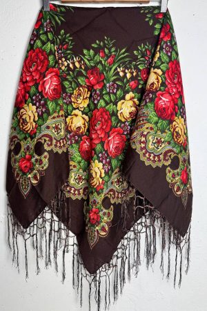 Хустка «Український стиль» з квітковим орнаментом і бахромою темний, 115×115 см