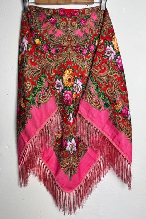 Хустка «Український стиль» рожева з квітковим орнаментом і бахромою, 115×115 см