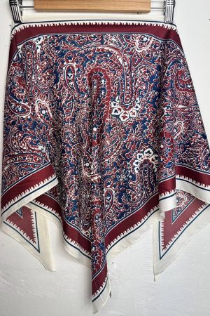 Стильна шовкова косинка бордово-синя з орнаментом пейслі 135×65 см