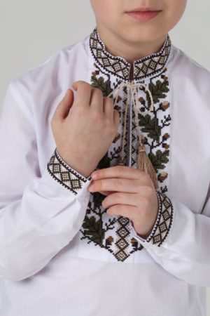 Вишиванка для хлопчика «Дубочок» біла