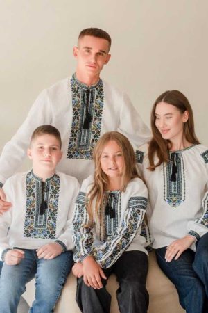 Вышиванка для девочки «Борщівські барви»