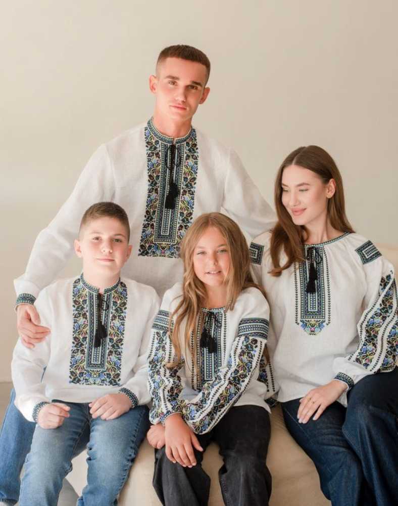 Семейный комплект льняных вышиванок «Борщівські барви» Семейный комплект льняных вышиванок «Борщівські барви»
