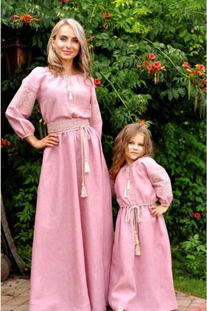 Комплект платьев Family Look для мамы и дочки из натурального льна | Парные вышитые платья
