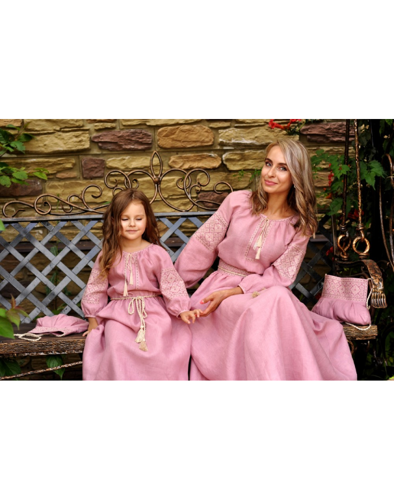 Комплект платьев Family Look для мамы и дочки из натурального льна | Парные вышитые платья Комплект платьев Family Look для мамы и дочки из натурального льна | Парные вышитые платья