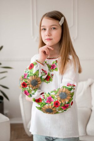 Дитяча лляна вишиванка для дівчинки «Соняхи» з квітковою вишивкою