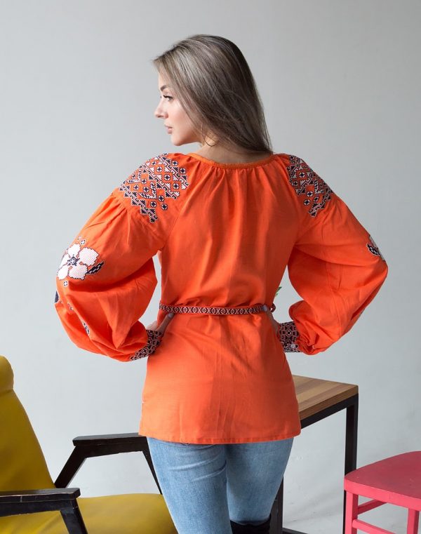 Вышиванка женская "Барвинок" из льна, модель Д-88, оранжевого цвета