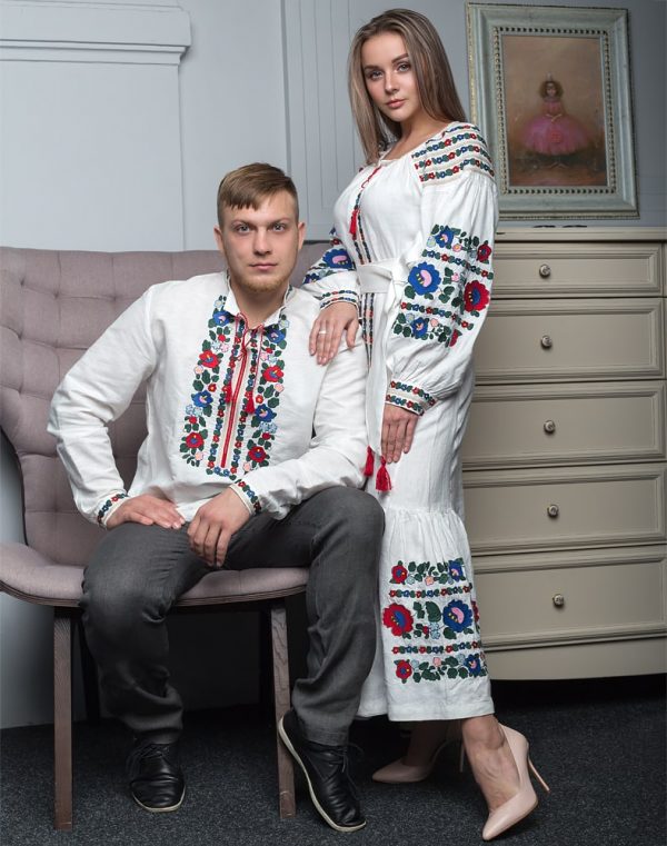 Платье вышитое "Борщевские краски" из льна, модель Д-88-4, белого цвета
