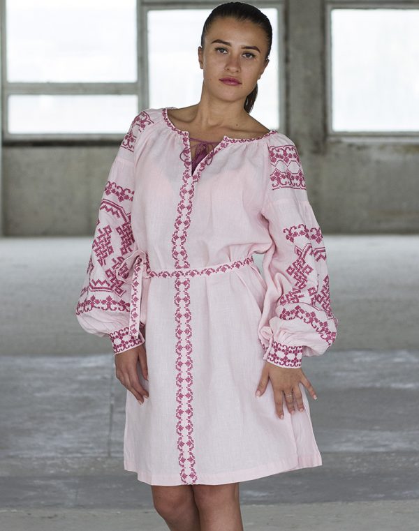 Платье вышитое "Подоляночка" из льна, модель Д-88-1, розового цвета